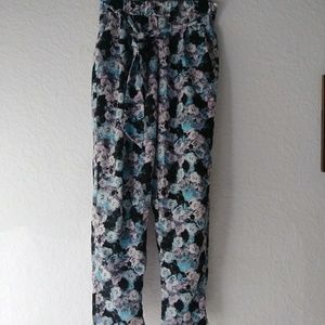 Floral print pants.